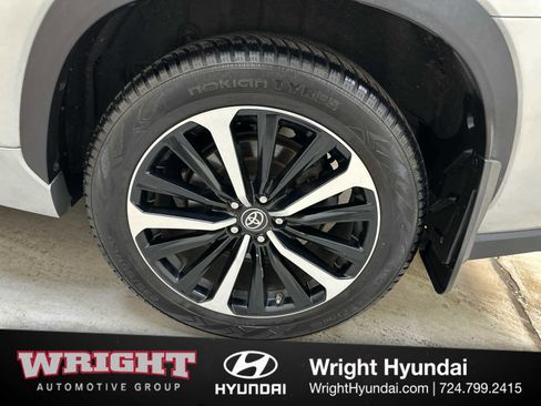 Used 2022 Toyota Highlander XSE image 8