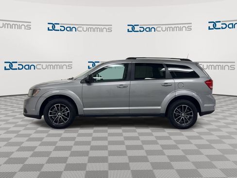 Used 2019 Dodge Journey SE w/ Premium Group FWD image 5