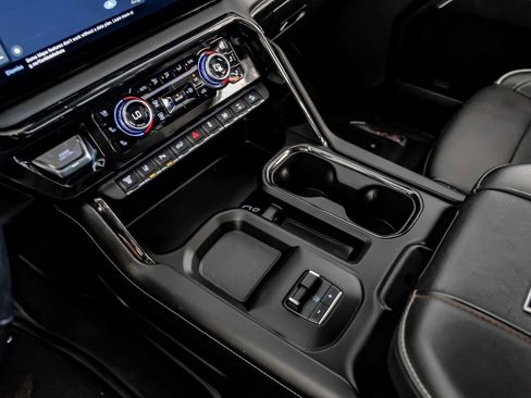 Used 2024 GMC Sierra 2500 AT4X image 24