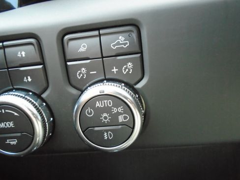 Used 2024 GMC Sierra 2500 AT4 w/ AT4 Premium Plus Package AWD/4WD image 71