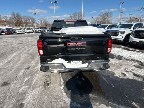 New 2026 GMC Sierra 1500 SLE image 6