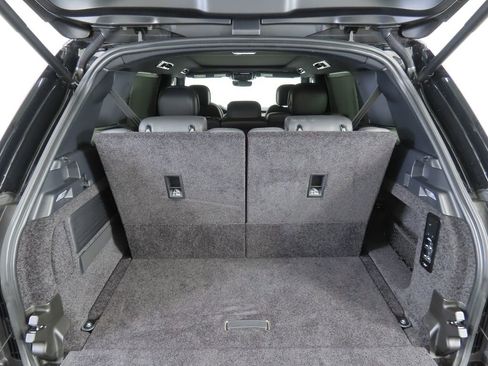 Certified 2025 Land Rover Range Rover Long Wheelbase SE image 27