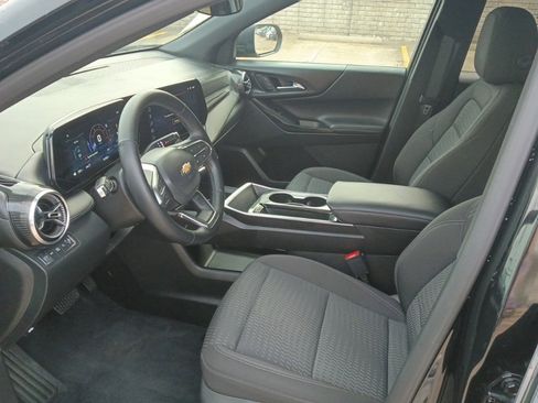 Used 2025 Chevrolet Equinox LT image 8