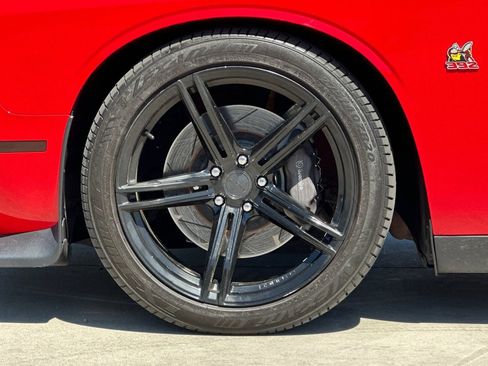Used 2019 Dodge Challenger R/T Scat Pack w/ Scat Pack Stripe RWD image 25