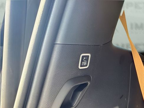 Used 2024 Jeep Grand Wagoneer Series III w/ HD Trailer Tow Package AWD/4WD image 30