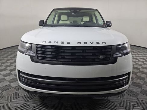 Used 2024 Land Rover Range Rover SE AWD/4WD image 3