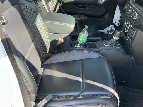 Used 2022 Jeep Wrangler Unlimited Sahara image 17