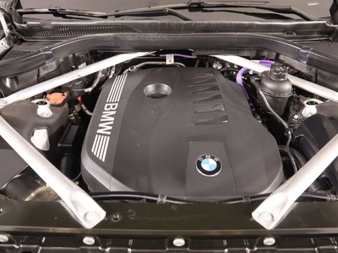 Used 2023 BMW X7 xDrive40i w/ Executive Package image 23