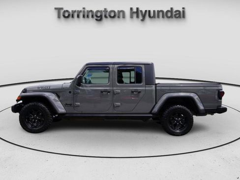 Used 2021 Jeep Gladiator Willys image 4