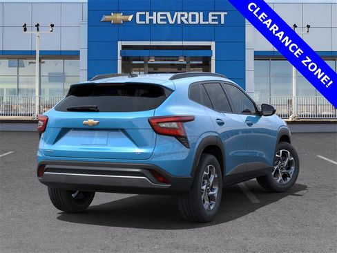New 2025 Chevrolet Trax LT w/ Driver Confidence Package image 4