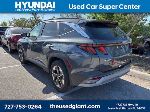 Used 2025 Hyundai Tucson SEL FWD image 2
