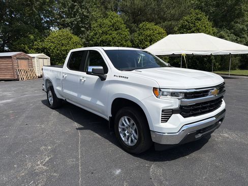 Used 2025 Chevrolet Silverado 1500 LT RWD image 3