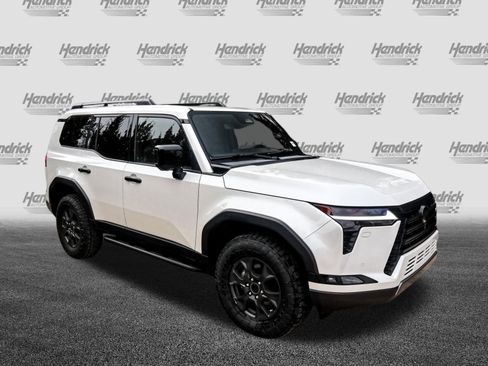 Used 2024 Lexus GX 550 AWD/4WD image 11