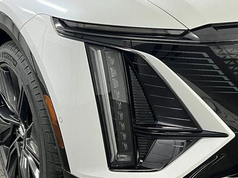 New 2025 Cadillac Lyriq Sport w/ Nappa Leather Package image 9