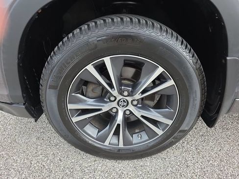 Used 2016 Toyota Highlander XLE AWD/4WD image 17