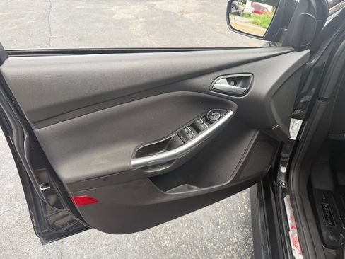 Used 2014 Ford Focus ST w/ Equipment Group 202A FWD image 39