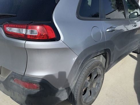 Used 2016 Jeep Cherokee Latitude image 4