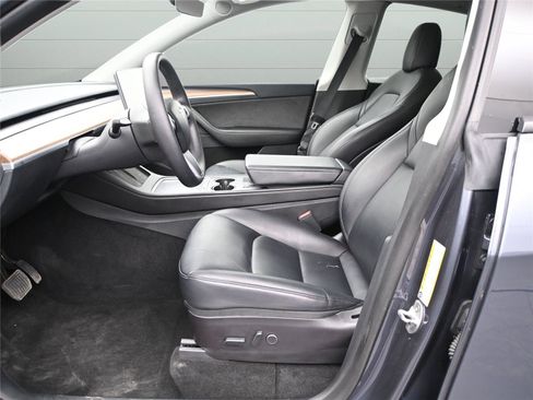 Used 2023 Tesla Model Y Long Range image 6