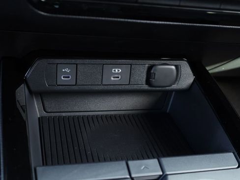 New 2026 Toyota Prius Plug-In Hybrid image 9