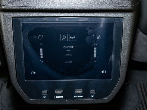 Used 2025 GMC Yukon Denali Ultimate image 22