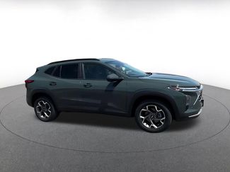 Used 2025 Chevrolet Trax LT FWD video 2