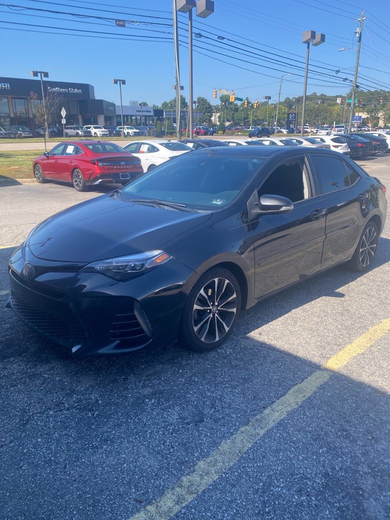 Used 2019 Toyota Corolla SE w/ SE Premium Package FWD image 1