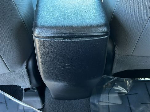 Used 2015 Toyota RAV4 LE AWD/4WD image 25