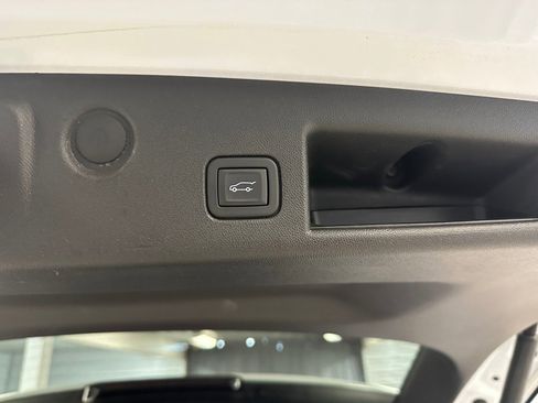 Certified 2024 Chevrolet Equinox LT w/ LPO, Floor Liner Package image 23