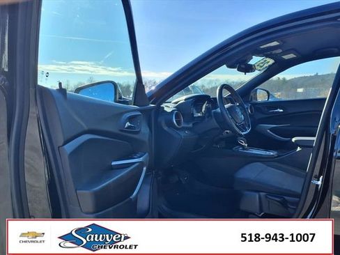 Certified 2025 Chevrolet Trax RS image 16