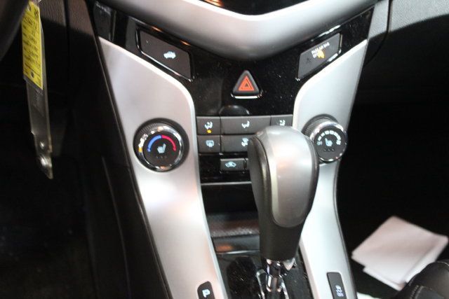 Used 2015 Chevrolet Cruze LT FWD image 19