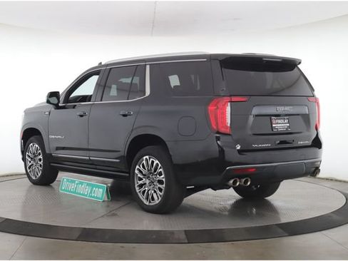 Used 2023 GMC Yukon Denali Ultimate w/ LPO, Floor Liner Package AWD/4WD image 8