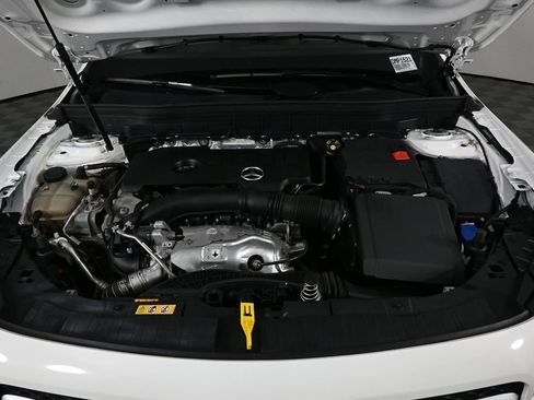Certified 2022 Mercedes-Benz GLB 250 4MATIC image 33