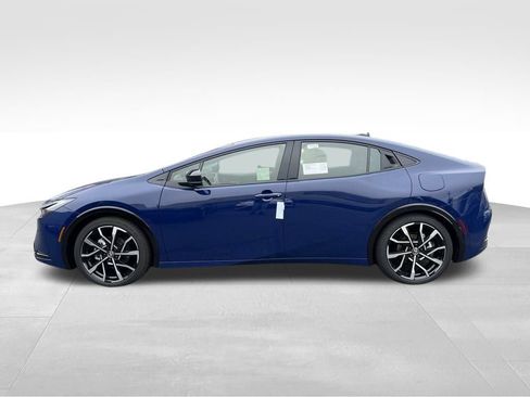 New 2026 Toyota Prius Plug-In Hybrid FWD image 2