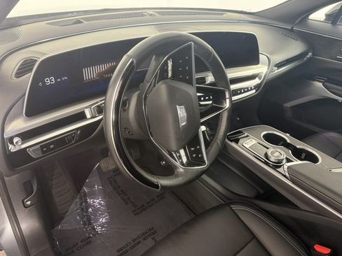 Used 2023 Cadillac Lyriq AWD image 17