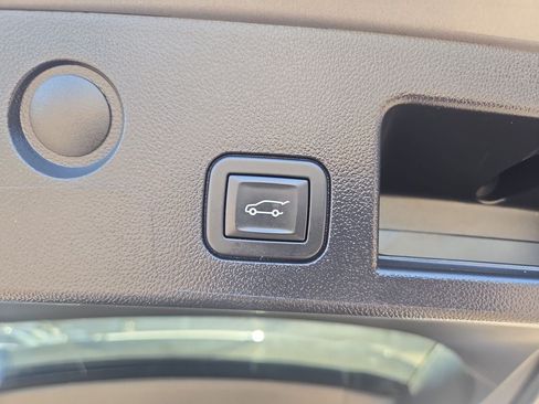 Used 2026 Chevrolet Equinox LT w/ Convenience Package II FWD image 13