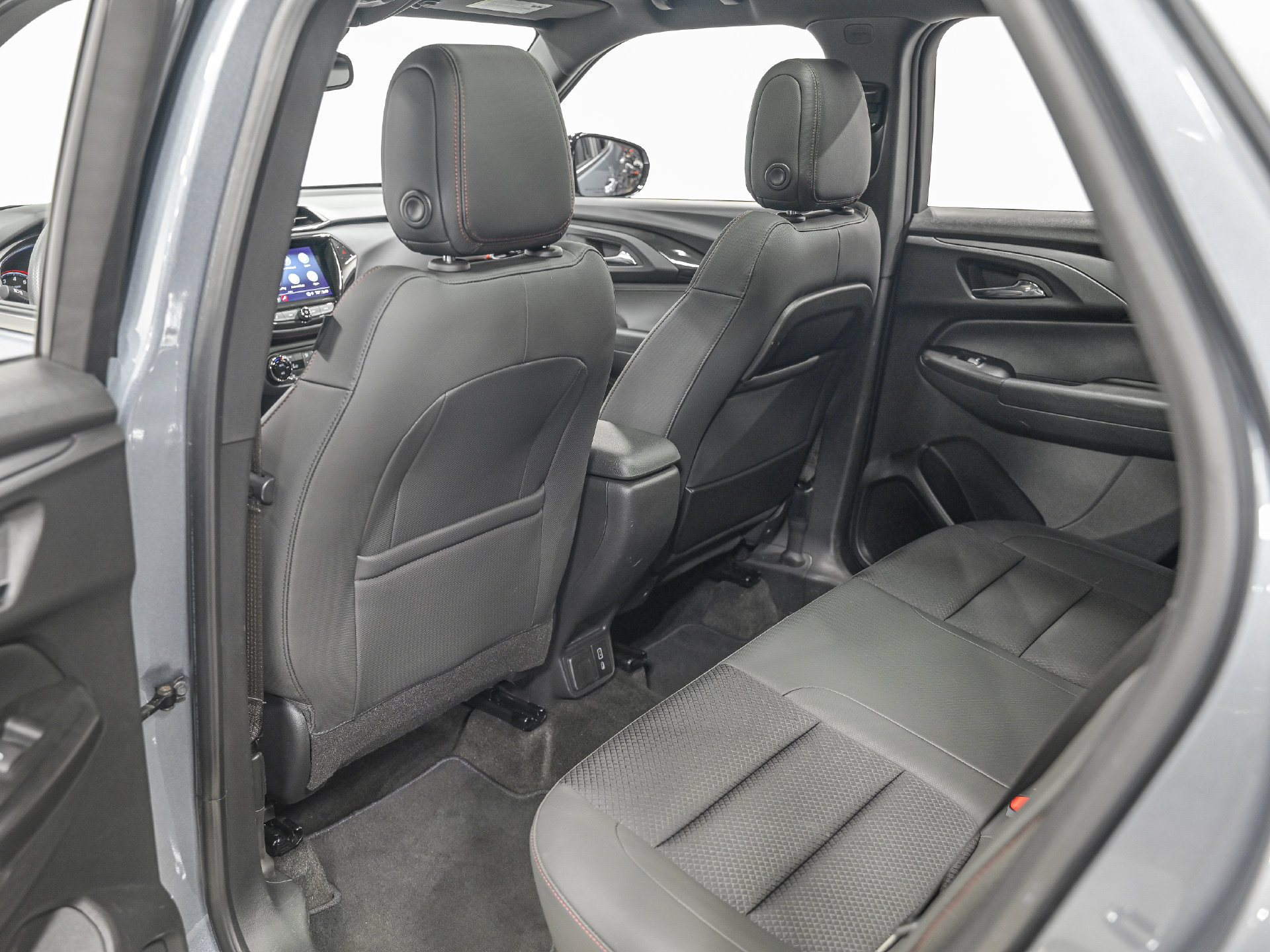 Used 2022 Chevrolet TrailBlazer RS w/ Sun and Liftgate Package AWD/4WD image 28