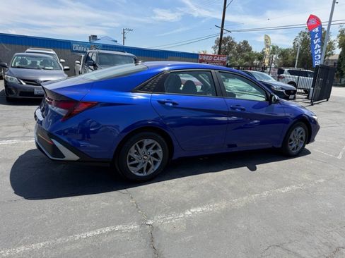 Used 2024 Hyundai Elantra SEL FWD image 5