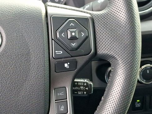 Certified 2022 Toyota Tacoma TRD Off-Road image 23