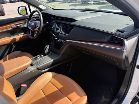 Used 2021 Cadillac XT5 Premium Luxury image 13