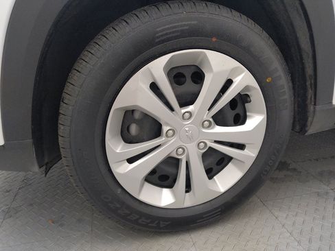 Used 2025 Chevrolet Trax LS FWD image 31