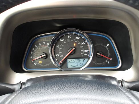 Used 2015 Toyota RAV4 Limited image 18