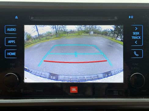 Used 2017 Toyota Tacoma Limited image 11