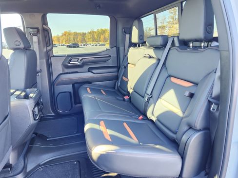 Used 2025 GMC Sierra 1500 AT4 w/ AT4 Premium Package image 11