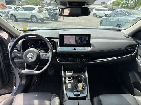 Used 2024 Nissan Rogue SL AWD/4WD image 19