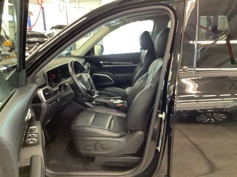 Certified 2023 Kia Telluride S w/ S Sunroof Package AWD/4WD image 18