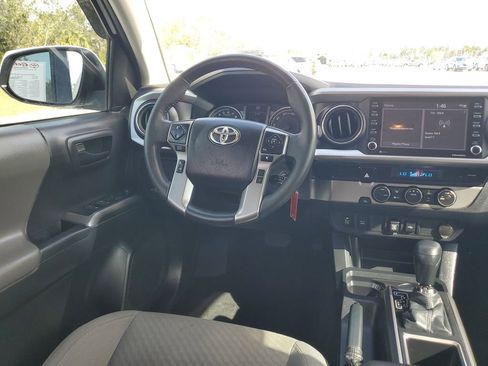 Certified 2022 Toyota Tacoma TRD Off-Road image 15