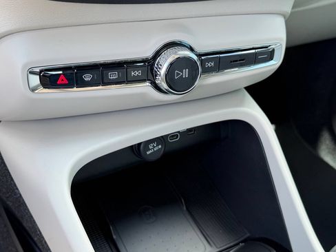 New 2026 Volvo XC40 B5 Plus w/ Climate Package AWD/4WD image 14