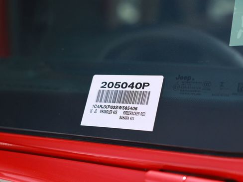 Used 2025 Jeep Wrangler Unlimited Sahara image 40