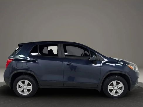 Used 2018 Chevrolet Trax LS w/ LPO, Protection Package AWD/4WD image 6