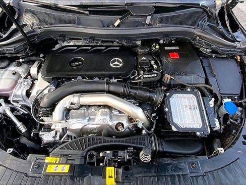 Used 2025 Mercedes-Benz GLA 250 4MATIC image 25